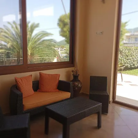 Plakoudis Apartament *